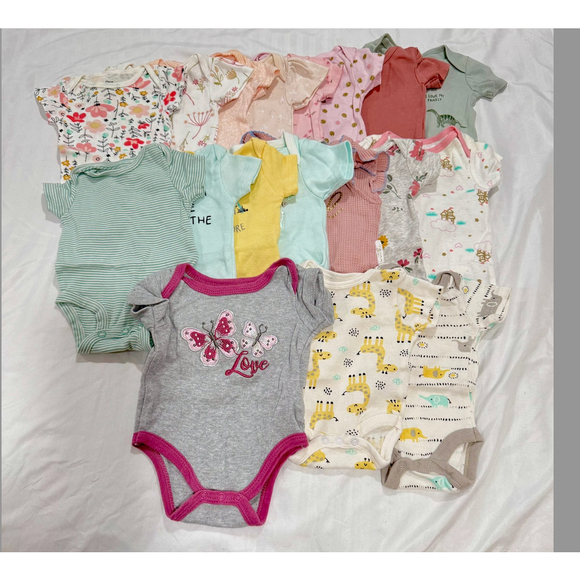 Baby Bundle Newborn & 0-3 months old Gently Used - Picture 1 of 4